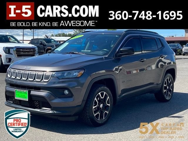 2022 Jeep Compass Latitude 4x4 in Gray — front three-quarter view